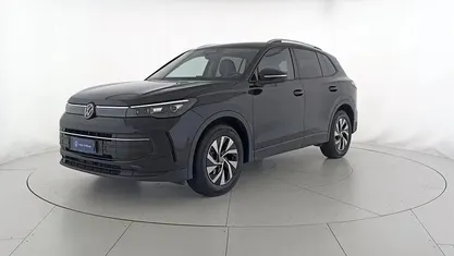 Begagnad VW Tiguan Edition 131 HK (96 kW) 2024 Svart SUV