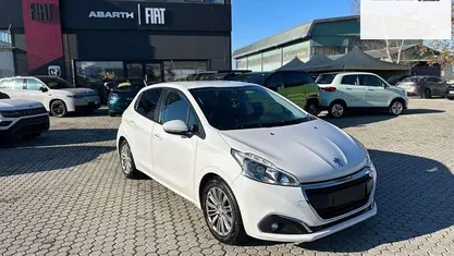 Bianco Usata 2018 Peugeot 208 Allure Due volumi | 10.800 € (Buon prezzo)