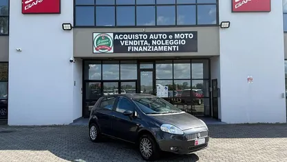 Usata 2009 Fiat Grande Punto Active Due volumi | 2600 € (Buon prezzo)