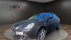 Arancione Usata 2012 Alfa Romeo Giulietta Progression Tre volumi | 4800 € (Buon prezzo)
