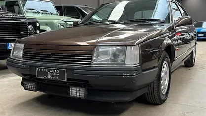 Usata Renault R25 118 CV (86 kW) 1987 Utilitaria