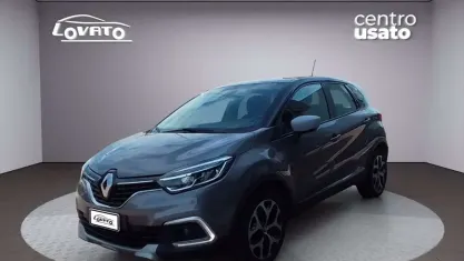 Usata Renault Captur Intens 90 CV (66 kW) 2017 Grigio tetto nero SUV