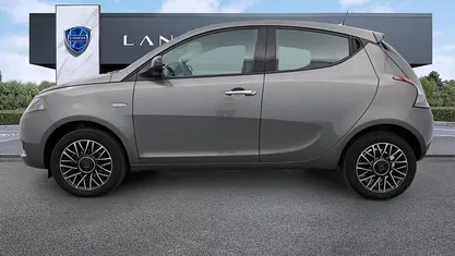 Grigio Usata 2024 Lancia Ypsilon Due volumi | 15.670 € (Molto cara)