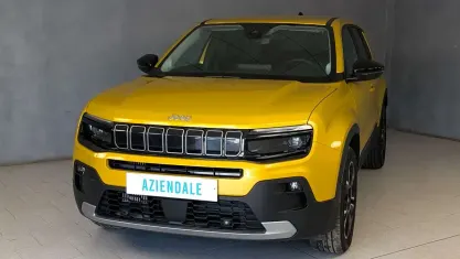 Usata Jeep Avenger Summit 101 CV (74 kW) 2025 Oro SUV