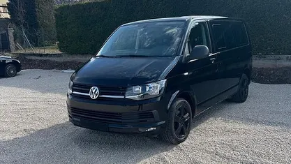 Usata VW Caravelle Comfortline 150 CV (110 kW) 2019 Nero Monovolume