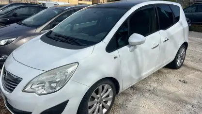 Usata Opel Meriva 95 CV (69 kW) 2011 Bianco Monovolume