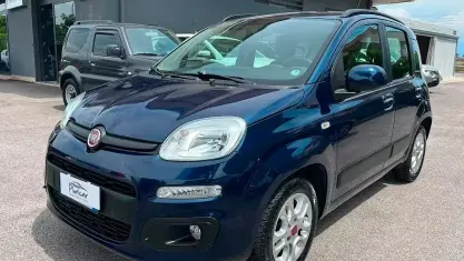 Usata Fiat Panda Lounge 69 CV (50 kW) 2018 Bluazzurro Utilitaria