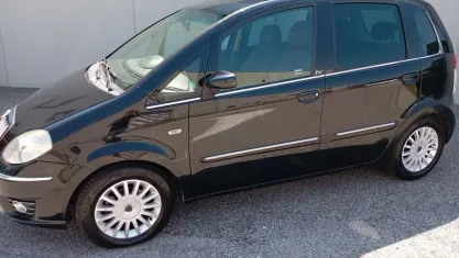 Usata Lancia Musa 95 CV (69 kW) 2007 Nero Monovolume