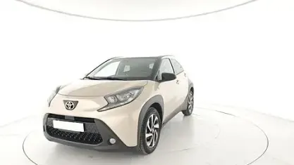Usata Toyota Aygo X Trend 72 CV (52 kW) 2025 Beige SUV