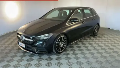 Usata Mercedes B180 AMG line 116 CV (85 kW) 2019 Nero Monovolume