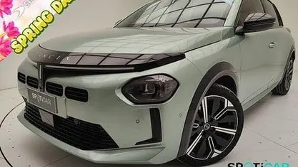 Usata Lancia Ypsilon 110 CV (80 kW) 2025 Argento Utilitaria