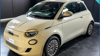 Nuova Fiat 500e 69 kW (95 CV) 2025 Bianco Berlina