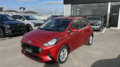 Usata Hyundai i10 65 CV (47 kW) 2021 Rosso Utilitaria