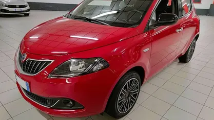 Rosso Usata 2023 Lancia Ypsilon Gold Utilitaria | 12.400 € (Buon prezzo)
