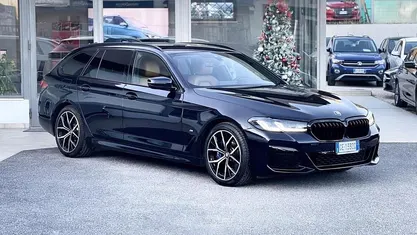 Blu Usata 2021 BMW 520 M Sport Station wagon | 31.900 € (Buon prezzo)