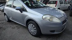 Grigio Usata 2009 Fiat Grande Punto Due volumi | 3900 € (Buon prezzo)