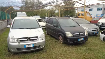 Usata Opel Corsa 60 CV (44 kW) 2006 Grigio Utilitaria