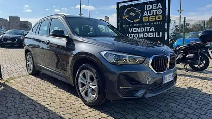 Käytetty BMW X1 Advantage 125 HP (91 kW) 2021 Harmaa Katumaasturi