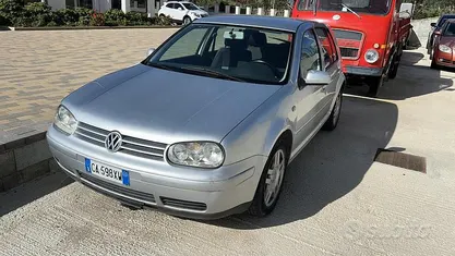 Usata VW Golf IV Comfortline 101 CV (74 kW) 2002 Berlina