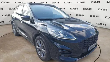 Nero Usata 2023 Ford Kuga ST-Line X SUV | 19.500 € (Ottimo prezzo)