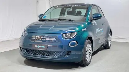Verde Usata 2023 Fiat 500e Tre volumi | 17.500 € (Buon prezzo)