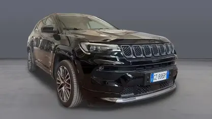 Usata Jeep Compass Summit 131 CV (96 kW) 2025 Solid black SUV
