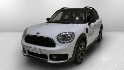 Light white Usata 2021 Mini Cooper D Countryman Business SUV | 22.250 € (Buon prezzo)