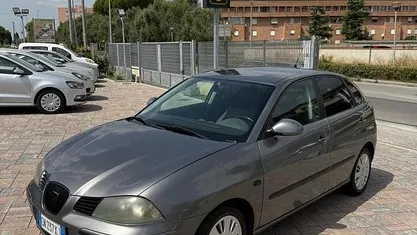 Grigio Usata 2004 Seat Ibiza Tre volumi | 2450 € (Cara)