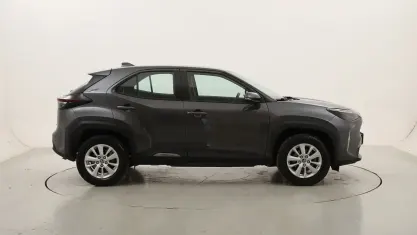 Usata Toyota Yaris Cross Business Edition 116 CV (85 kW) 2022 Grigiogrigio SUV
