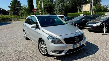 Grigio Usata 2014 Mercedes B180 Premium Monovolume | 7790 € (Buon prezzo)