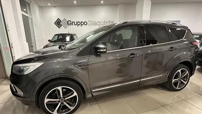 Usata Ford Kuga Vignale 150 CV (110 kW) 2017 Grigio SUV