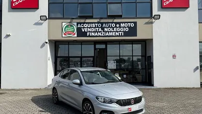 Grigio Usata 2016 Fiat Tipo Lounge Tre volumi | 5200 € (Buon prezzo)
