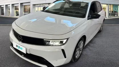 Usata Opel Astra Edition 131 CV (96 kW) 2022 Bianco Utilitaria