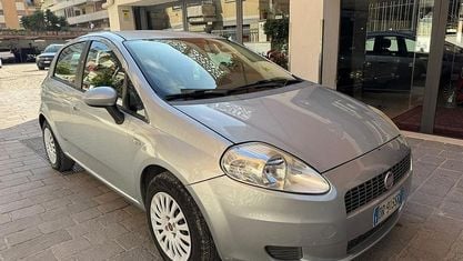 Usata Fiat Grande Punto Dynamic 90 CV (66 kW) 2008 Grigio Utilitaria