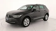 Deep black Usata 2020 VW Tiguan Life SUV | 22.900 € (Ottimo prezzo)