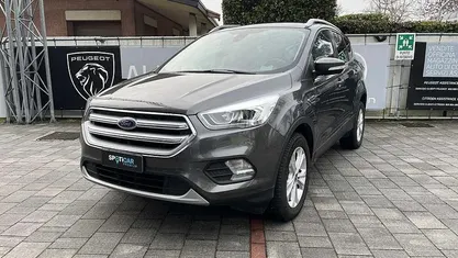 Usata Ford Kuga Titanium 120 CV (88 kW) 2018 Grigio SUV