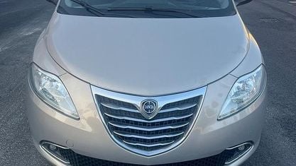 Usata Lancia Ypsilon Gold 85 CV (62 kW) 2014 Beige Utilitaria