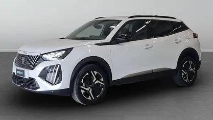 0q pure white Usata 2025 Peugeot 2008 Allure SUV | 19.650 € (Buon prezzo)