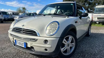 Usata Mini ONE 75 CV (55 kW) 2004 Utilitaria