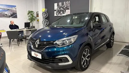 Usata Renault Captur Zen 90 CV (66 kW) 2018 Blu SUV
