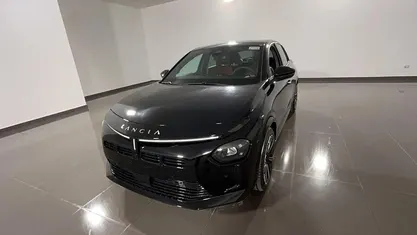 Usata Lancia Ypsilon 101 CV (74 kW) 2025 Nero Utilitaria