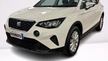 Begagnad Seat Arona Style 110 HK (80 kW) 2023 Vit SUV