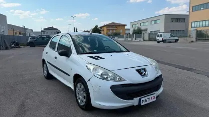 Usata Peugeot 206 60 CV (44 kW) 2011 Bianco Berlina
