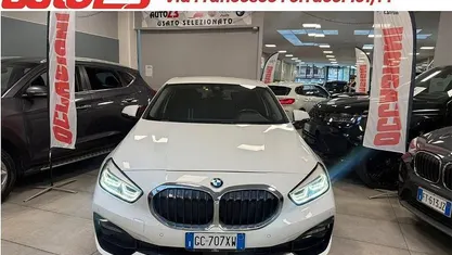 Usata BMW 116 Sport Line 116 CV (85 kW) 2020 Bianco Utilitaria