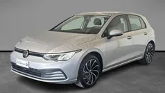 Grigio Usata 2023 VW Golf VIII Life Tre volumi | 25.900 € (Buon prezzo)