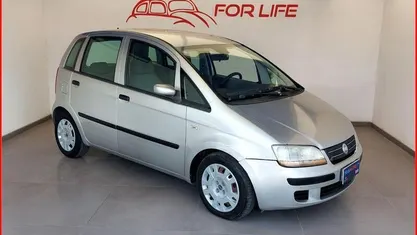 Usata Fiat Idea Dynamic 95 CV (69 kW) 2005 Grigio chiaro Monovolume