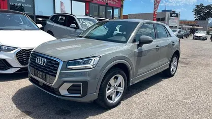 Usata Audi Q2 Comfort 150 CV (110 kW) 2020 Grigio SUV
