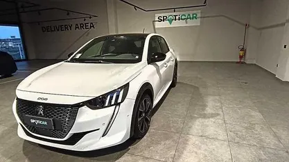Usata Peugeot 208 GT 131 CV (96 kW) 2023 Utilitaria