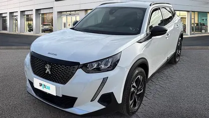 Usata Peugeot 2008 Allure 102 CV (75 kW) 2023 SUV