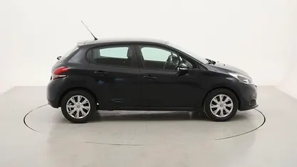 Usata Peugeot 208 Active 75 CV (55 kW) 2017 Utilitaria